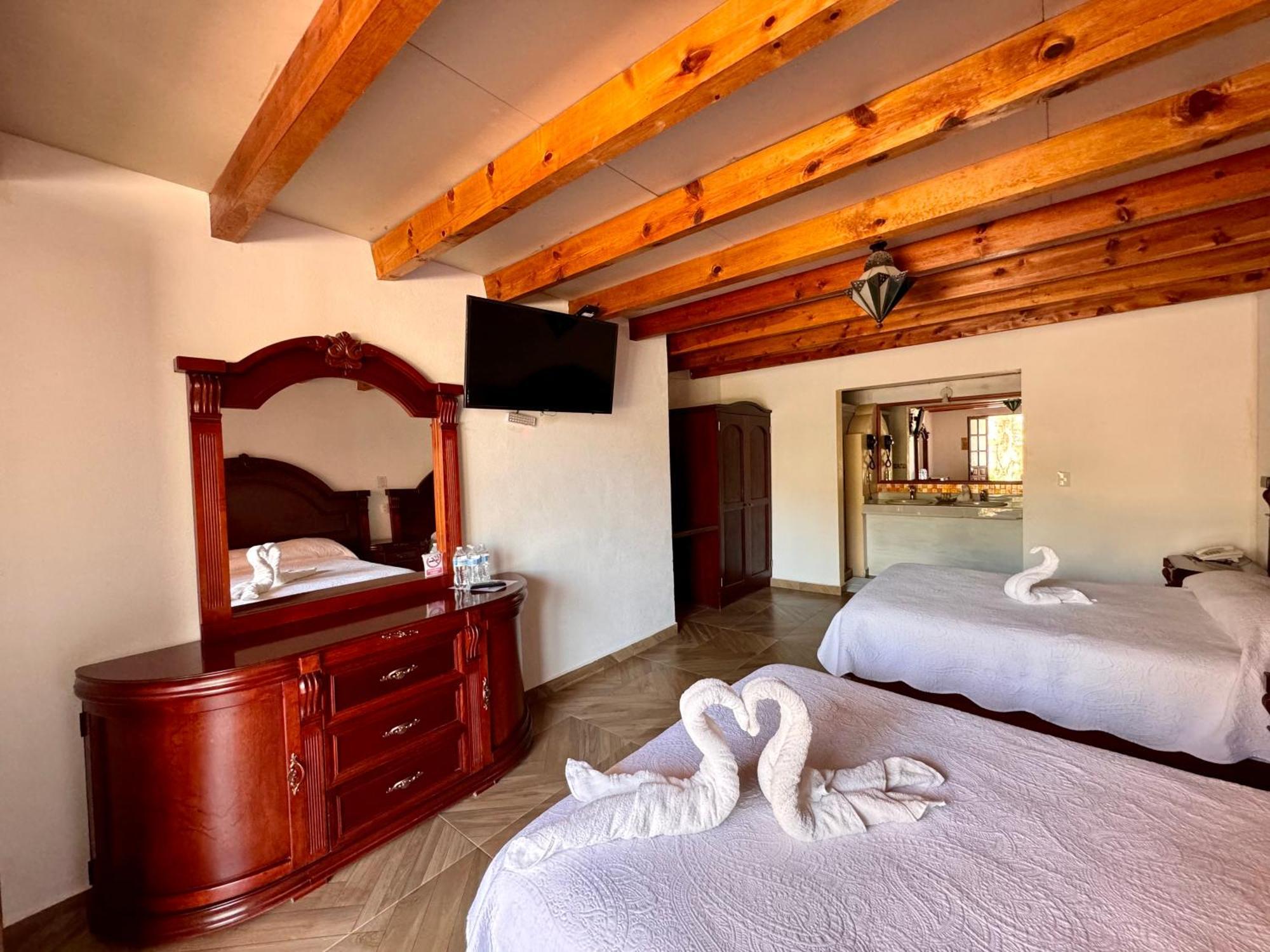 Hotel Hacienda Real แบร์นัล ภายนอก รูปภาพ
