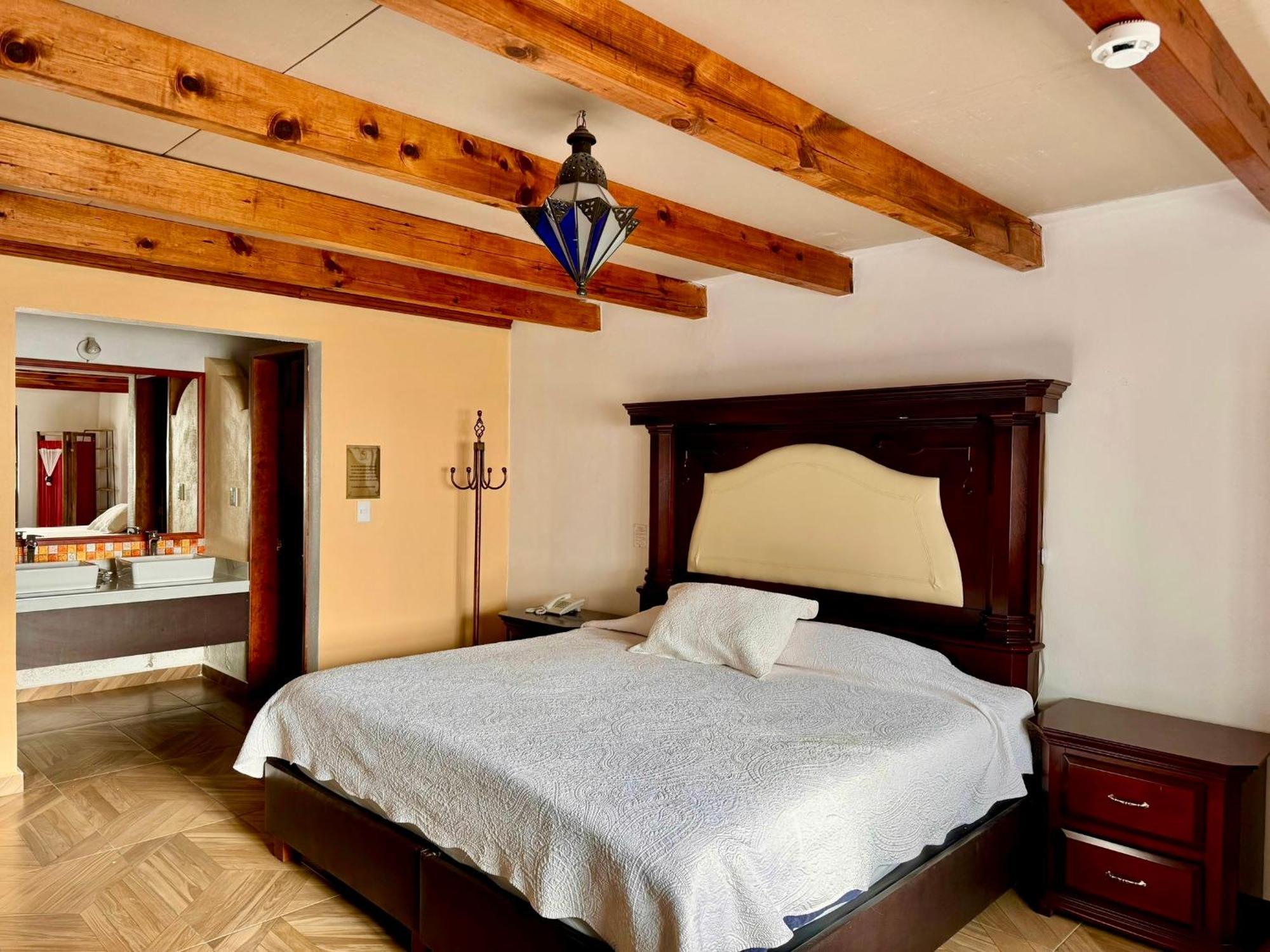 Hotel Hacienda Real แบร์นัล ภายนอก รูปภาพ